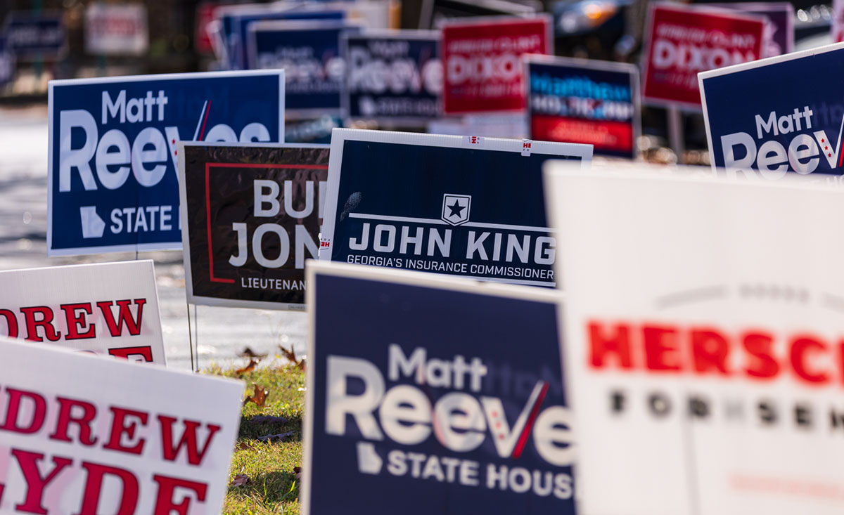 The Perfect Yard Signs: Printing Local or Going Online?