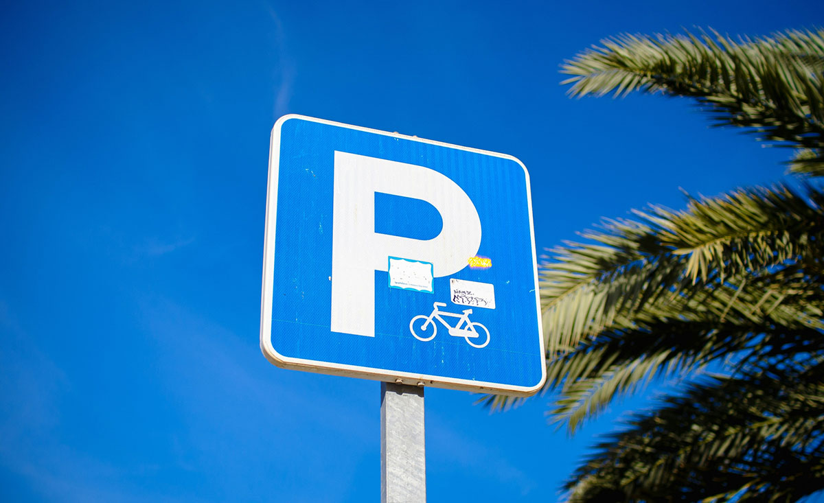 Making it Clear: How to Create Custom Parking Signs for Your Business